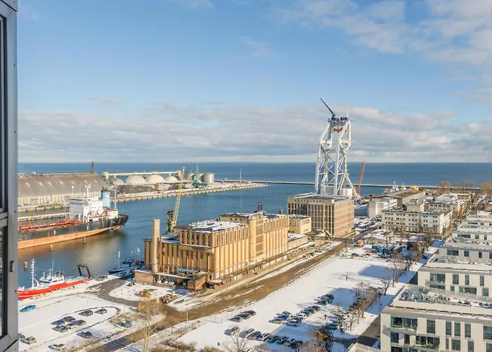 Sea Towers, Sun & Snow * Gdynia